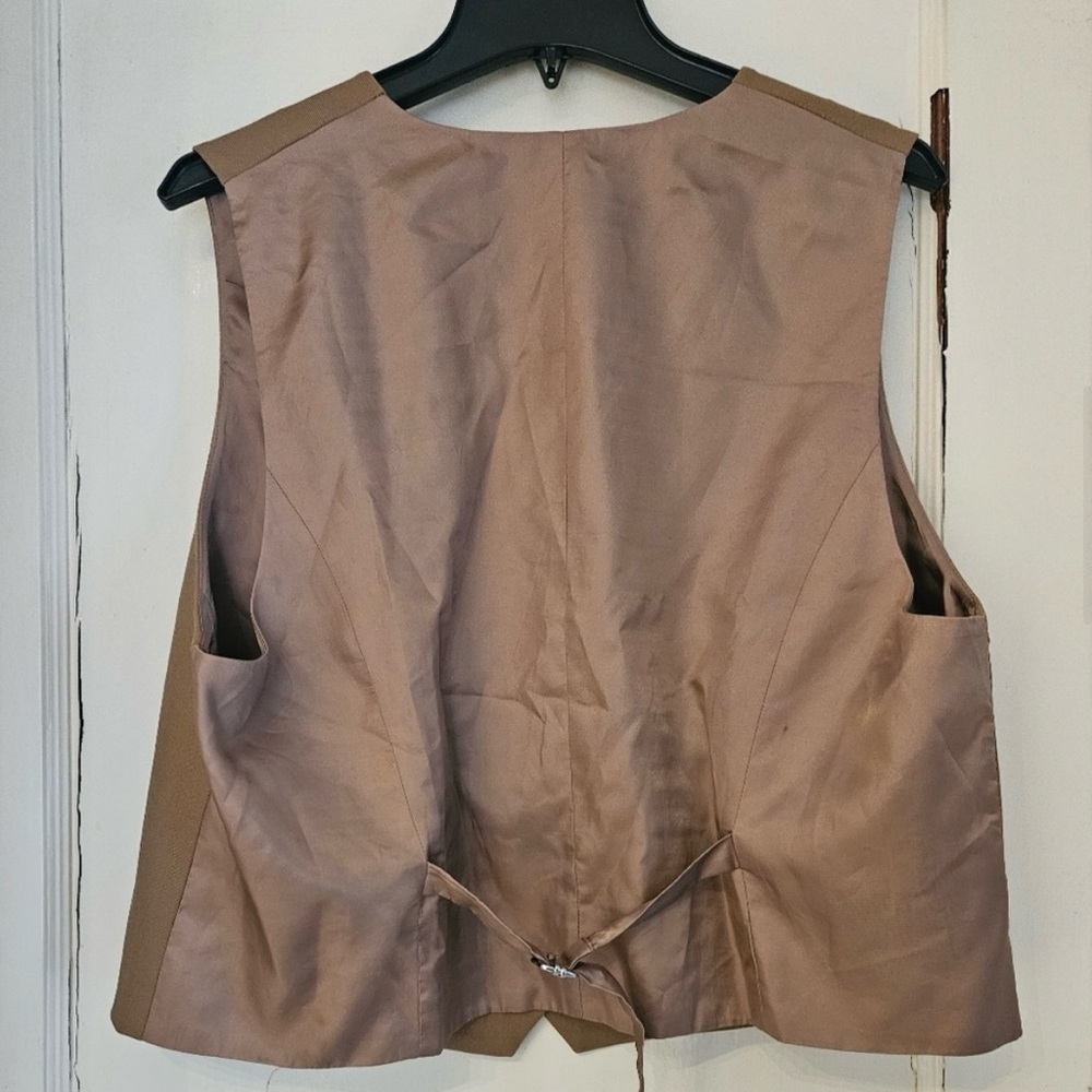 Aritzia Babaton Tan Playbook Vest - Picture 7 of 11